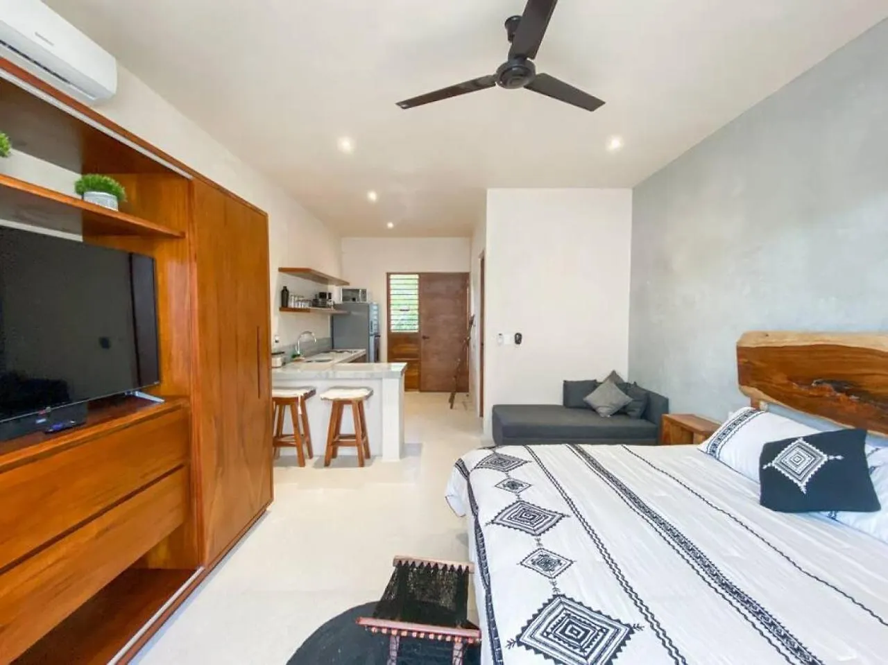 Bohochic Studio With Full Kitchen, Pool, Balcony Wifi Tulum Apartment